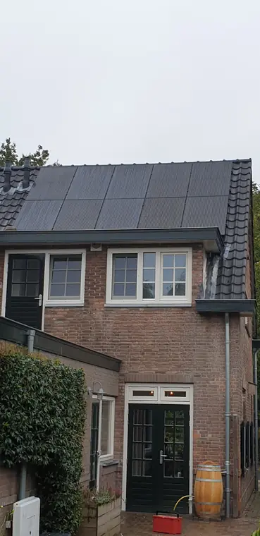 Plaatsing van 10 PV-panelen, foto 2 van 4