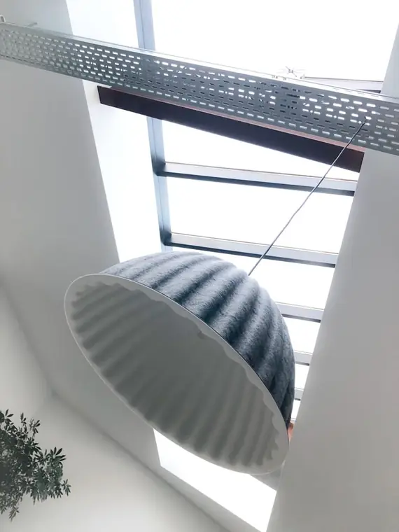 Verbouwing van een voormalige textielfabriek tot woonhuis, foto 1 van 8