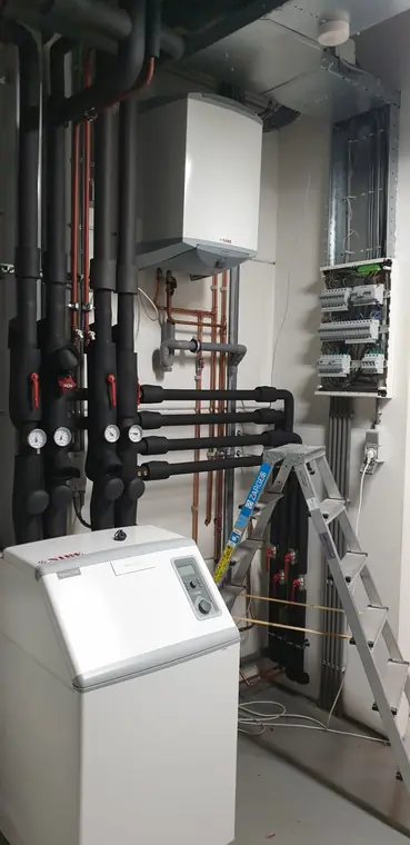 Warmtepomp van Waterkotte in de showroom in Zaltbommel, foto 1 van 2